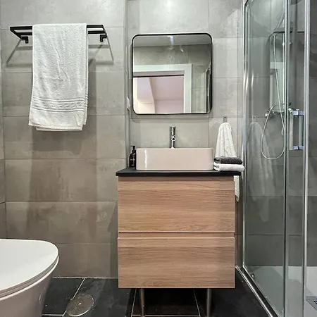 625a Piso De 5 Con 5 Banos * Oviedo